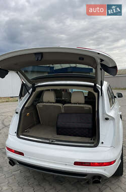 Внедорожник / Кроссовер Audi Q7 2013 в 