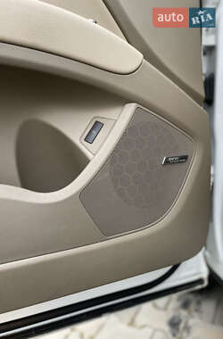 Внедорожник / Кроссовер Audi Q7 2013 в 