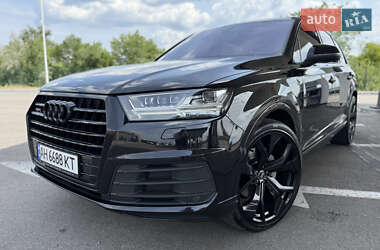 Внедорожник / Кроссовер Audi Q7 2015 в 