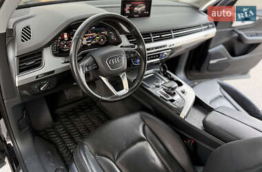 Внедорожник / Кроссовер Audi Q7 2015 в 
