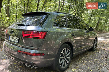 Внедорожник / Кроссовер Audi Q7 2016 в 