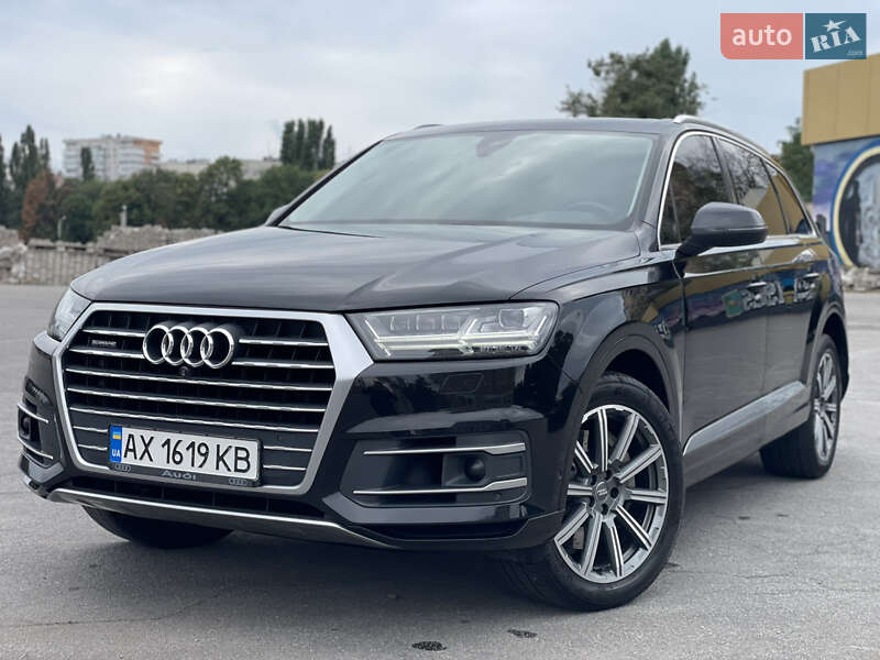 Внедорожник / Кроссовер Audi Q7 2019 в 