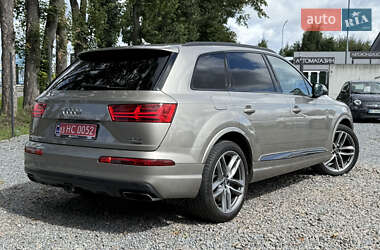 Внедорожник / Кроссовер Audi Q7 2017 в 