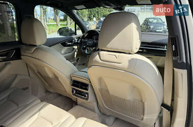 Внедорожник / Кроссовер Audi Q7 2017 в 