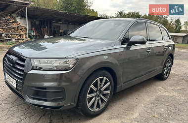 Внедорожник / Кроссовер Audi Q7 2016 в 