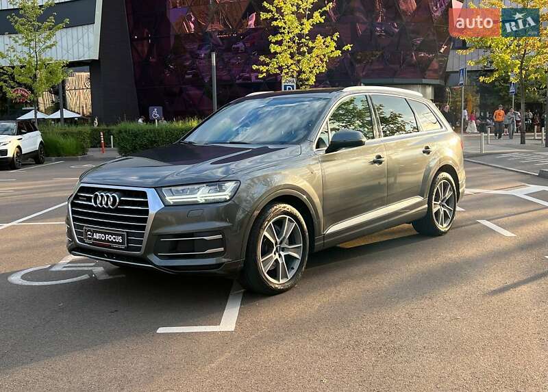 Внедорожник / Кроссовер Audi Q7 2017 в Киеве