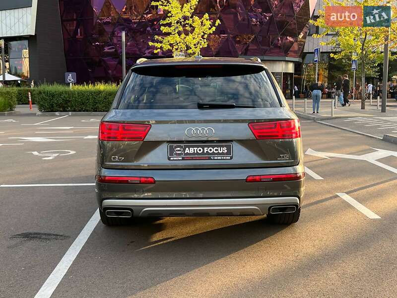 Внедорожник / Кроссовер Audi Q7 2017 в Киеве