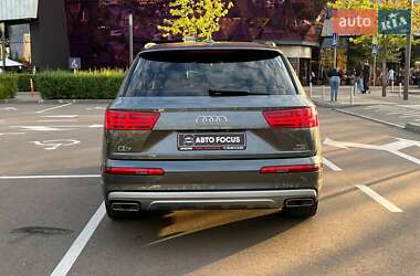 Внедорожник / Кроссовер Audi Q7 2017 в 