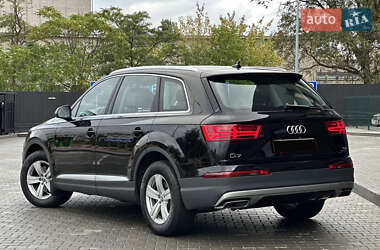 Внедорожник / Кроссовер Audi Q7 2017 в 