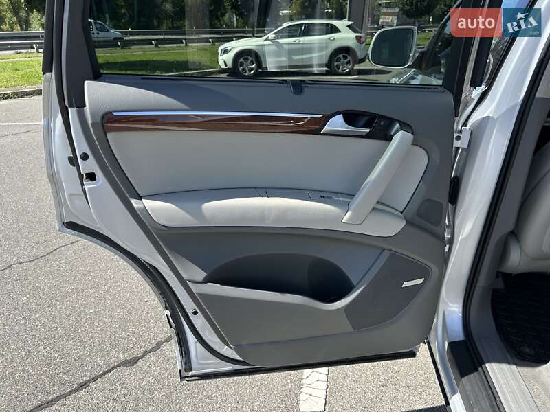 Позашляховик / Кросовер Audi Q7 2015 в Києві фото 26 Позашляховик / Кросовер Audi Q7 2015 в Києві