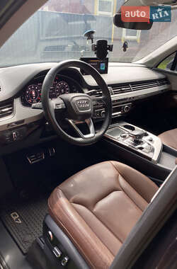 Внедорожник / Кроссовер Audi Q7 2018 в 