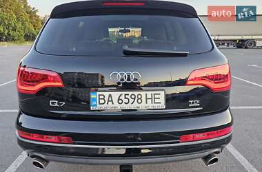 Внедорожник / Кроссовер Audi Q7 2013 в 