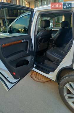 Внедорожник / Кроссовер Audi Q7 2015 в 