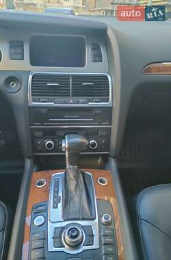 Внедорожник / Кроссовер Audi Q7 2015 в 