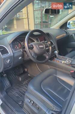 Внедорожник / Кроссовер Audi Q7 2015 в 