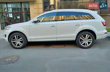 Внедорожник / Кроссовер Audi Q7 2015 в 