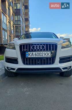Внедорожник / Кроссовер Audi Q7 2015 в 