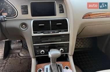Внедорожник / Кроссовер Audi Q7 2015 в 
