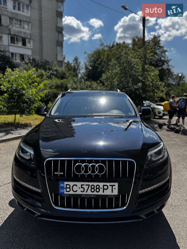Внедорожник / Кроссовер Audi Q7 2013 в 