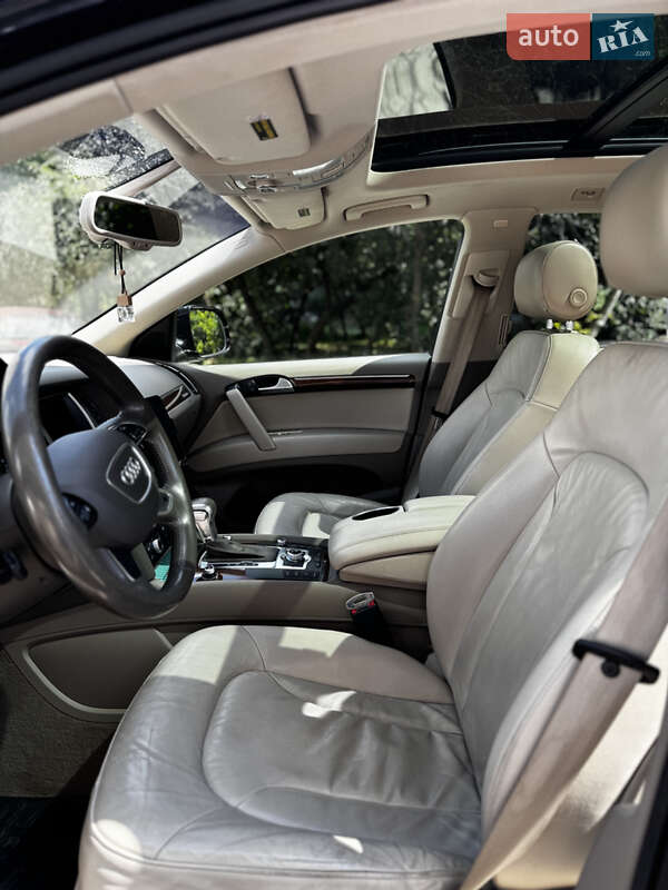 Позашляховик / Кросовер Audi Q7 2013 в Львові