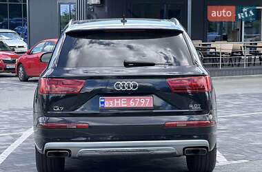 Позашляховик / Кросовер Audi Q7 2017 в 