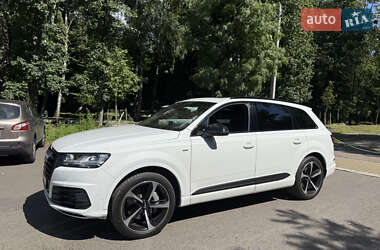 Внедорожник / Кроссовер Audi Q7 2017 в 