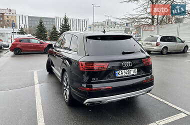 Позашляховик / Кросовер Audi Q7 2016 в 