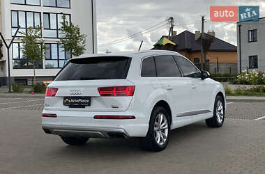 Позашляховик / Кросовер Audi Q7 2016 в 