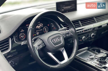 Позашляховик / Кросовер Audi Q7 2016 в 