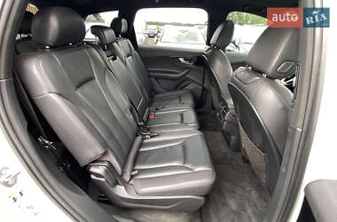 Позашляховик / Кросовер Audi Q7 2016 в 