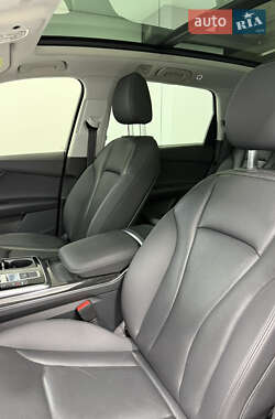Внедорожник / Кроссовер Audi Q7 2020 в 