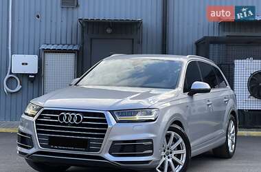 Внедорожник / Кроссовер Audi Q7 2015 в 