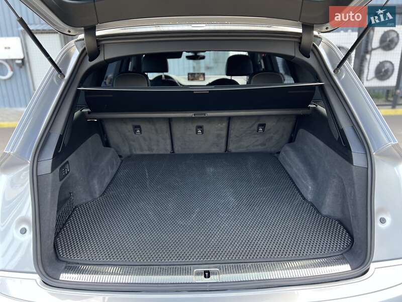 Позашляховик / Кросовер Audi Q7 2015 в Ужгороді