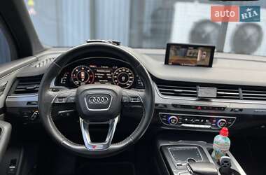 Внедорожник / Кроссовер Audi Q7 2015 в 