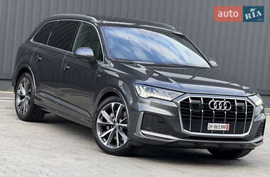 Внедорожник / Кроссовер Audi Q7 2020 в 