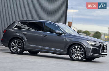 Внедорожник / Кроссовер Audi Q7 2020 в 
