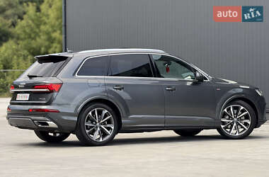 Внедорожник / Кроссовер Audi Q7 2020 в 