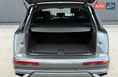Внедорожник / Кроссовер Audi Q7 2020 в 
