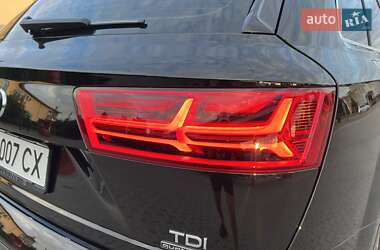 Внедорожник / Кроссовер Audi Q7 2016 в 