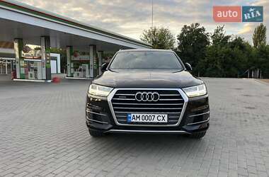 Внедорожник / Кроссовер Audi Q7 2016 в 