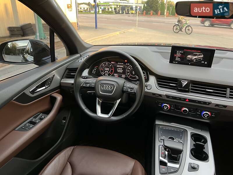 Позашляховик / Кросовер Audi Q7 2016 в Житомирі