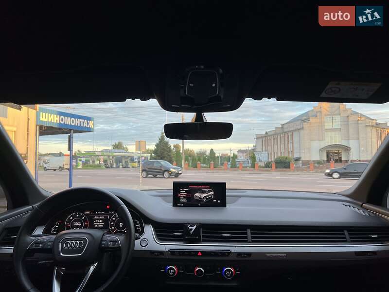 Позашляховик / Кросовер Audi Q7 2016 в Житомирі