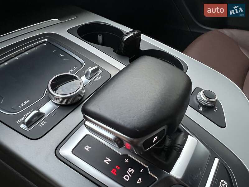 Позашляховик / Кросовер Audi Q7 2016 в Житомирі