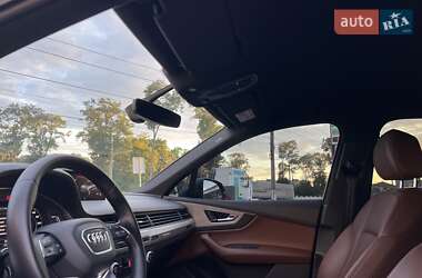 Внедорожник / Кроссовер Audi Q7 2016 в 