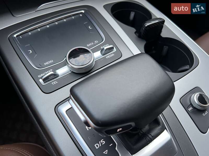 Позашляховик / Кросовер Audi Q7 2016 в Житомирі