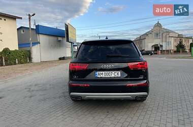 Внедорожник / Кроссовер Audi Q7 2016 в 