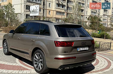 Внедорожник / Кроссовер Audi Q7 2018 в 