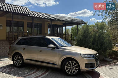 Внедорожник / Кроссовер Audi Q7 2018 в 