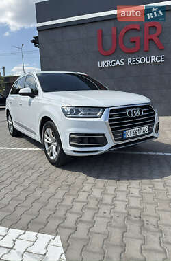 Позашляховик / Кросовер Audi Q7 2016 в Лубнах