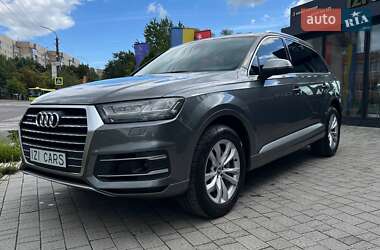 Внедорожник / Кроссовер Audi Q7 2017 в 